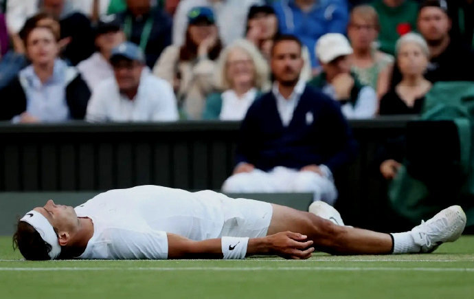 阿尔卡拉斯, EAA