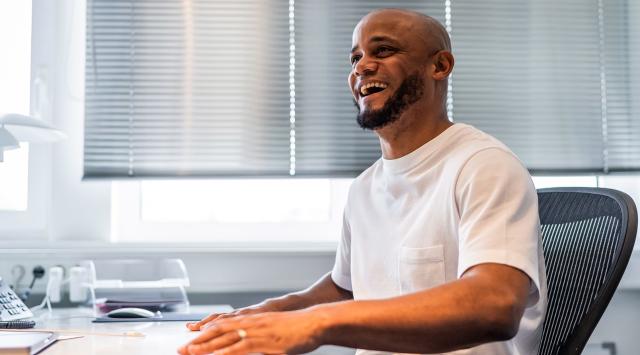 他是一位标, 孔帕尼的顺 他是一位标, 孔帕尼的顺